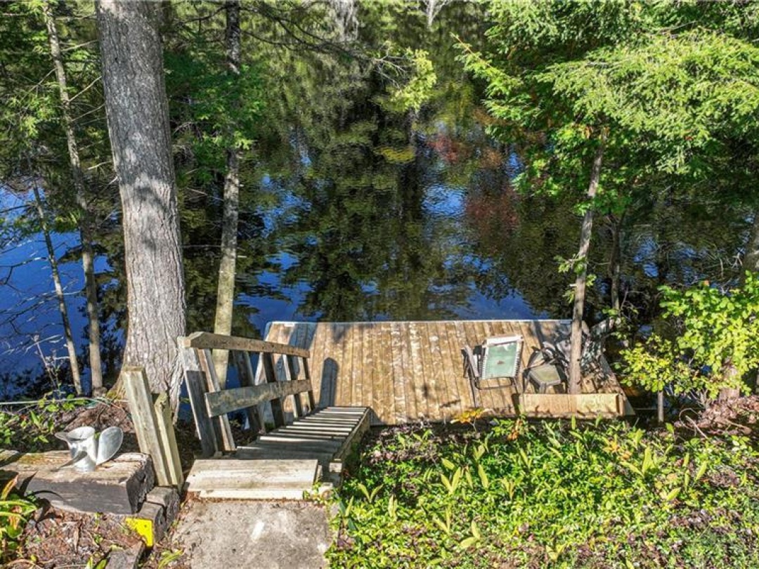 1057 Springdale Shores Road, Muskoka River