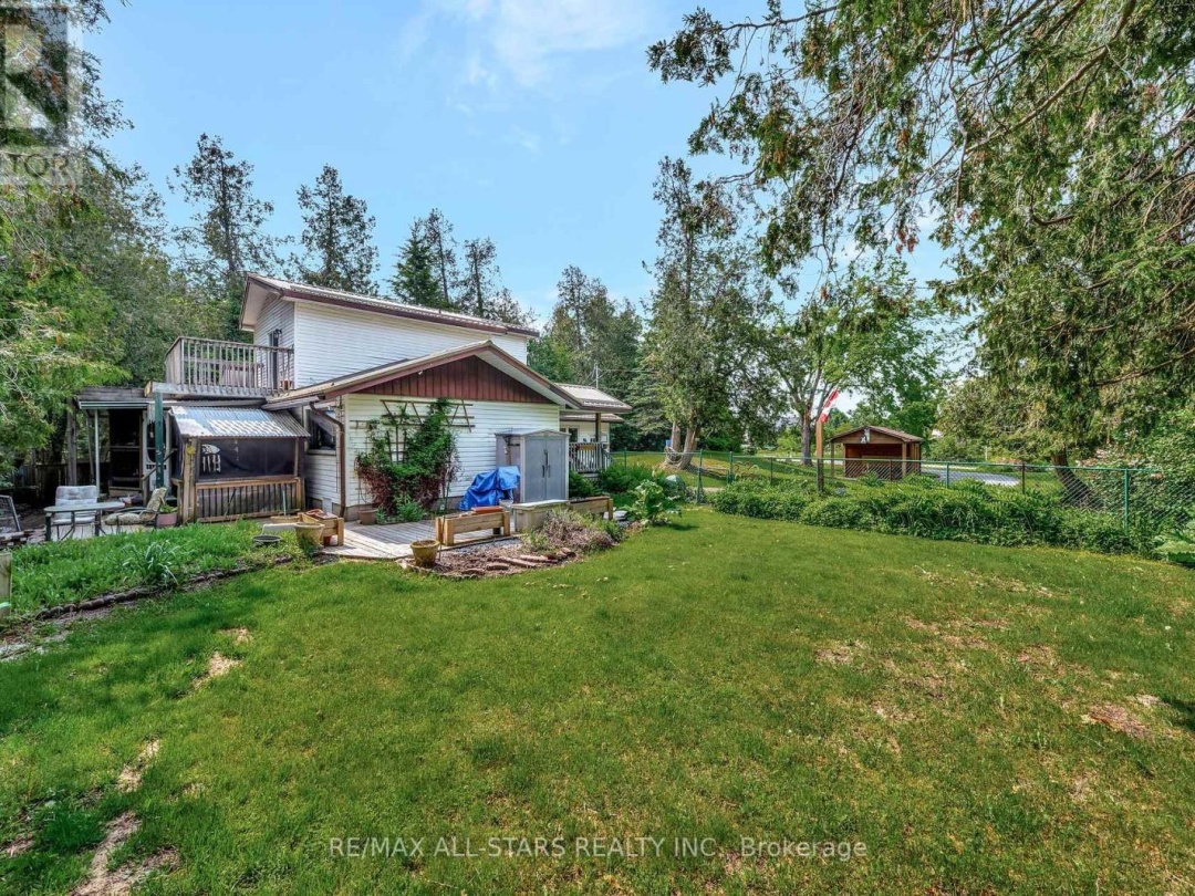 14 WYCHWOOD DRIVE E, Sturgeon Lake