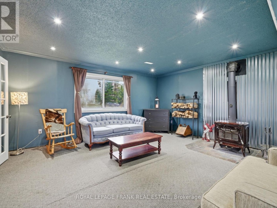879 LINDEN VALLEY ROAD, Kawartha Lakes (Mariposa)