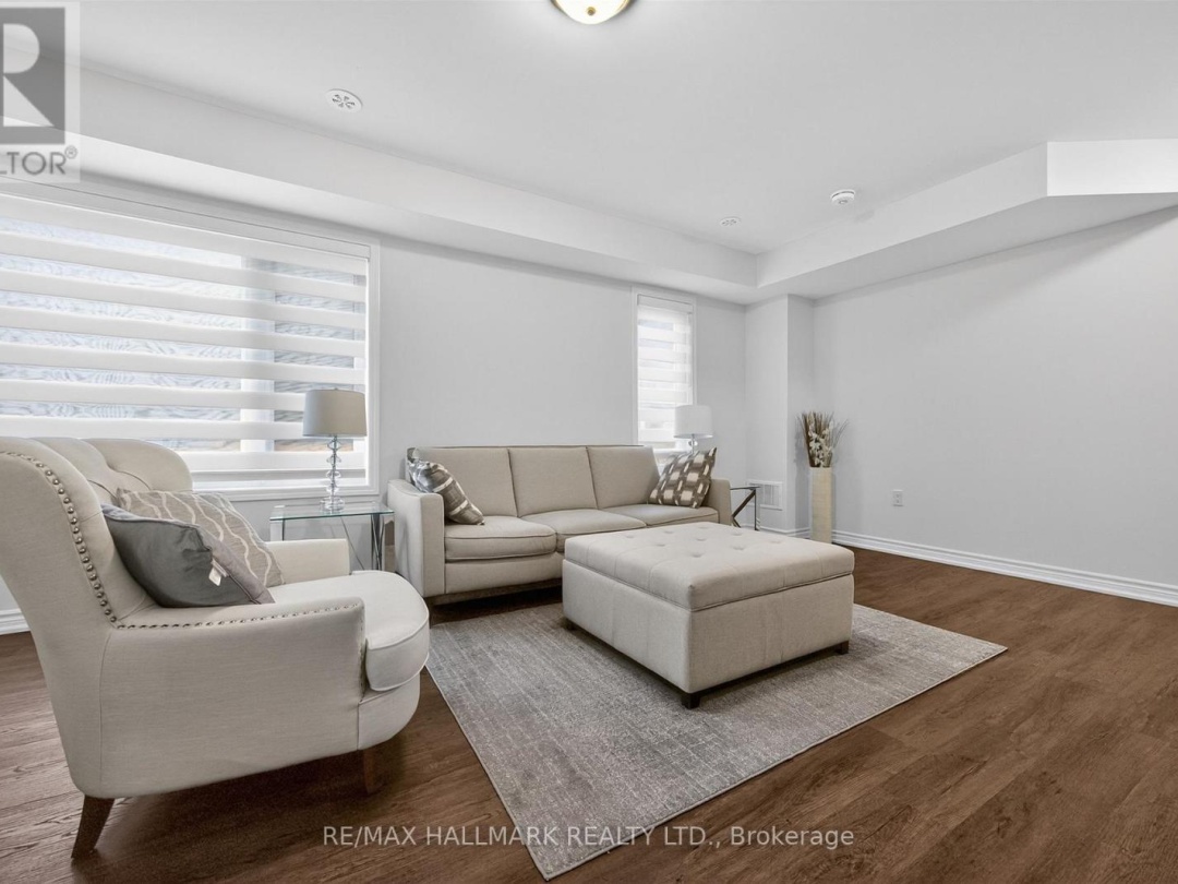 2 WYN WOOD LANE, Orillia