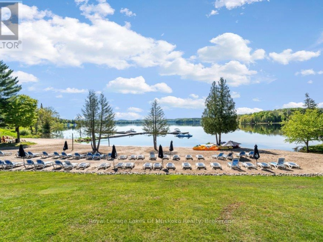 30 TURNER DRIVE, Peninsula Lake