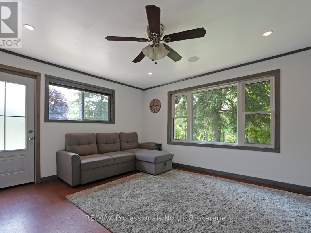 2473 North Shore Road, Algonquin Highlands (Stanhope)