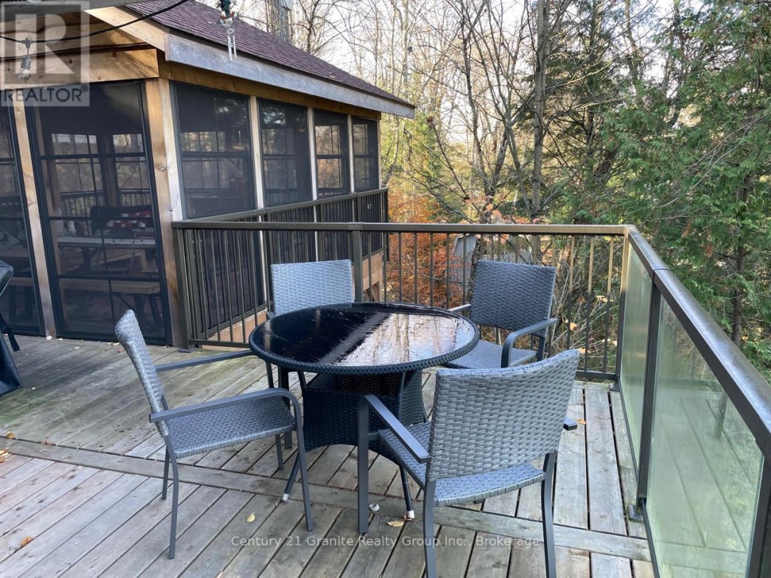 1038 BROKEN PADDLE ROAD, Miskwabi Lake