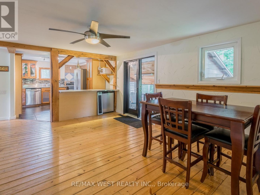 8 ROBINS LANE, 