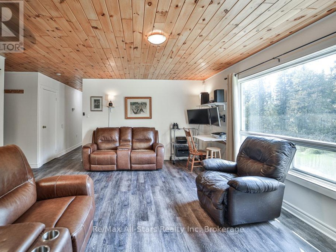 410 Etwell Road, Huntsville (Stisted)