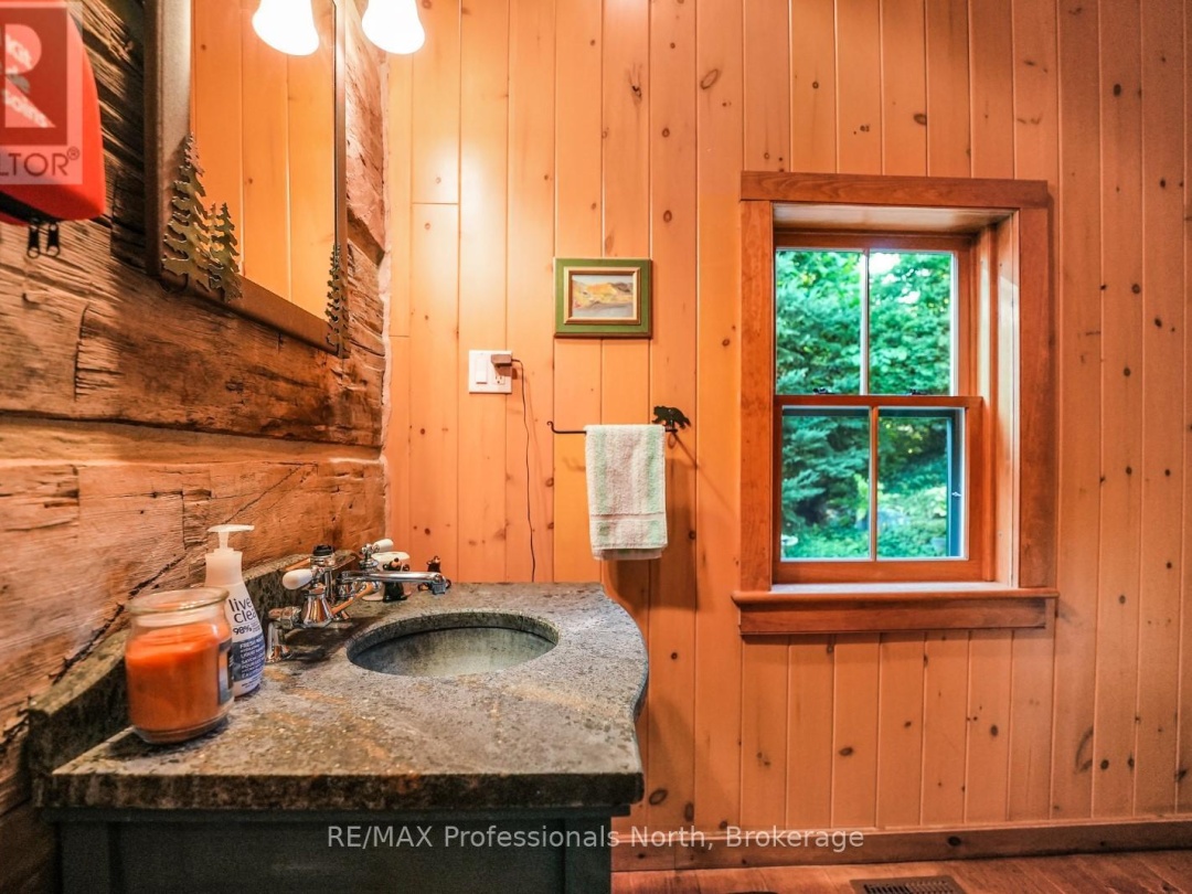2682 WILKINSON ROAD, Kennisis Lake