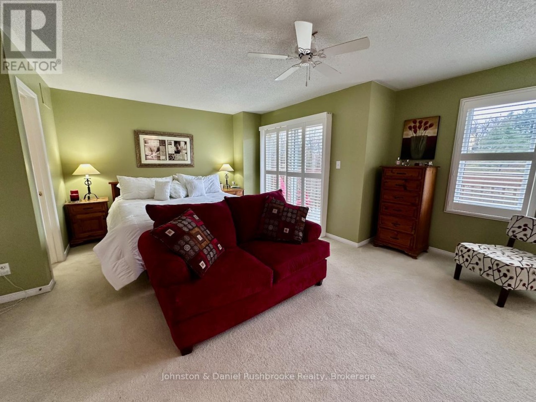 39 SHORELINE DRIVE, Muskoka River