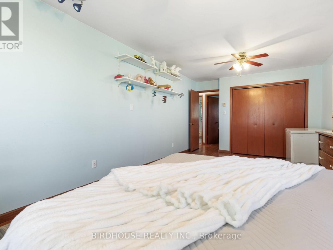 24 GILLIS STREET, Sturgeon Lake