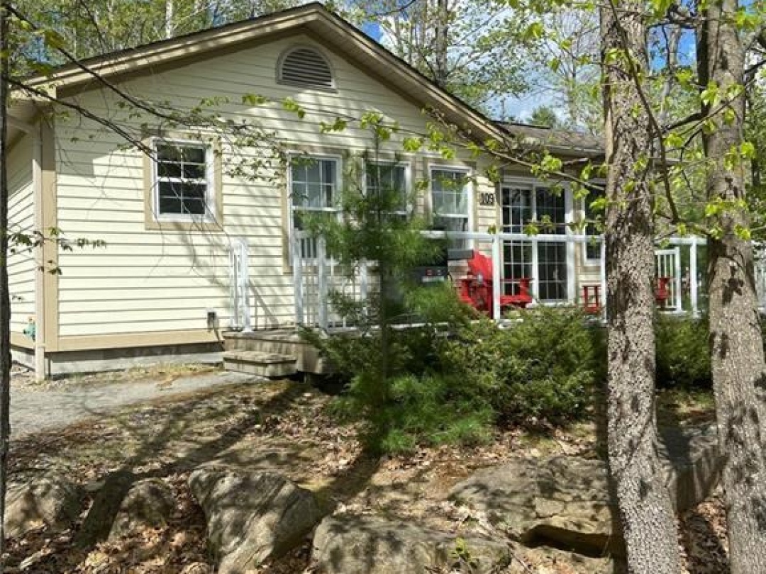 109 7 1052 Rat Bay Road, Lake of Bays (Franklin)