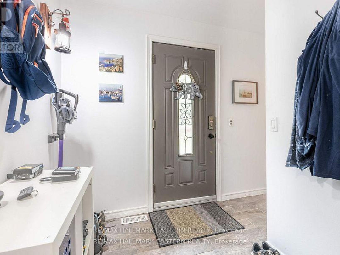 7 JUNIPER ISLE ROAD, Kawartha Lakes (Coboconk)