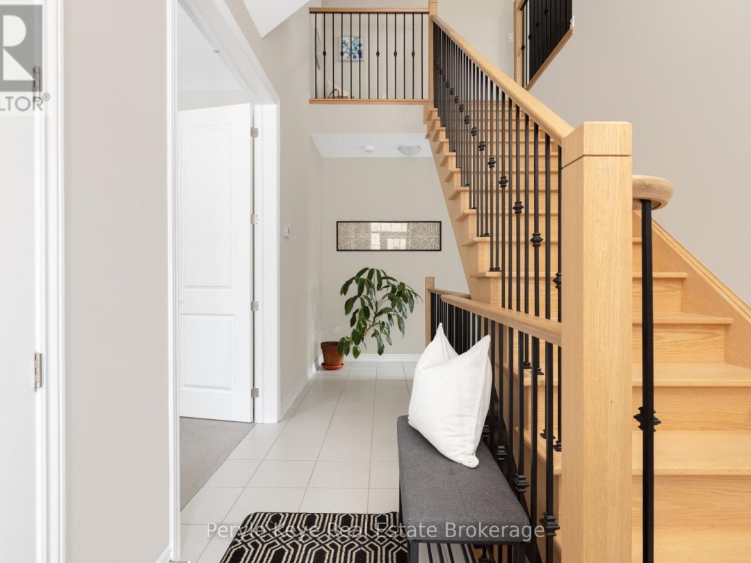 16 LEEDS COURT, Muskoka River