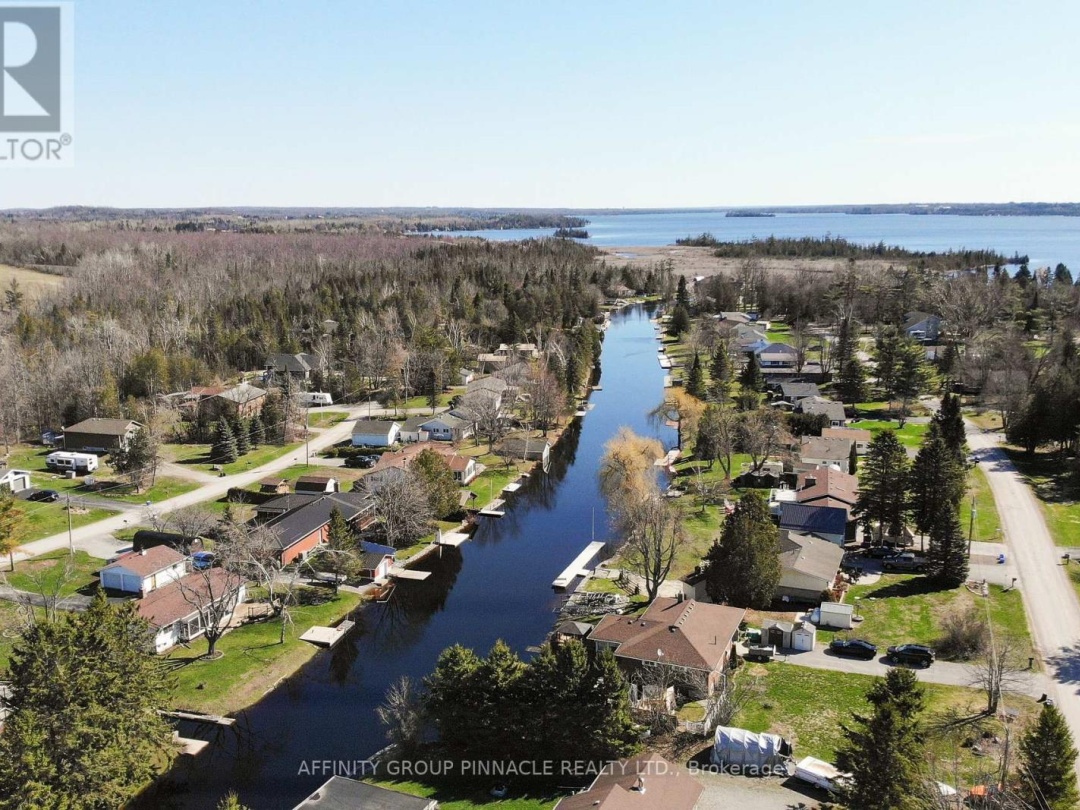 12 NORTH BAYOU ROAD, Sturgeon Lake