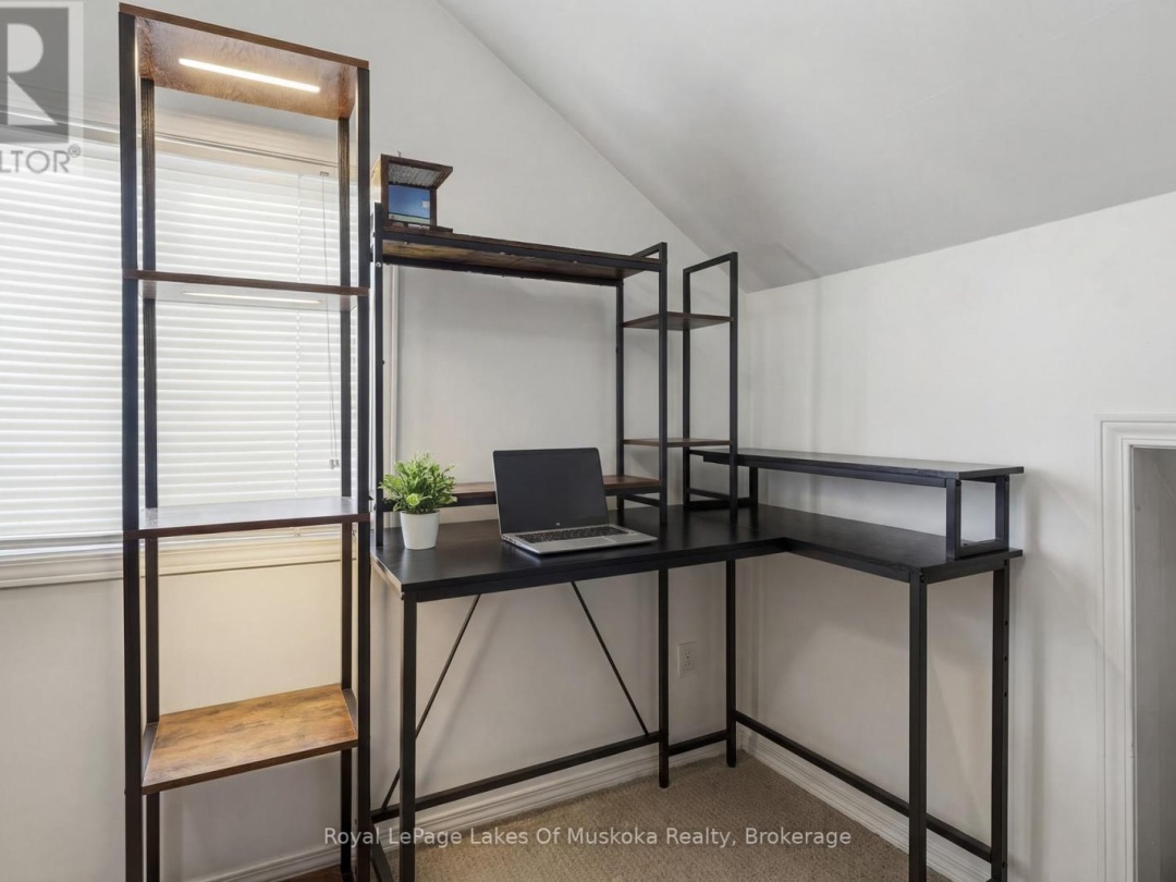 60 WEST ROAD W, Huntsville (Chaffey)