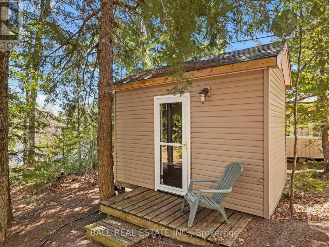 479 EAST CLEAR BAY ROAD, Crystal Lake