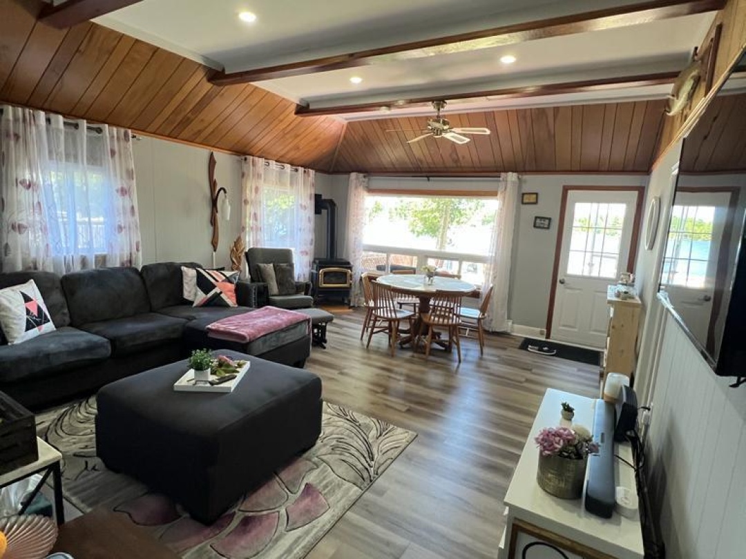 55 PARADISE ROAD, Trent-Severn Waterway