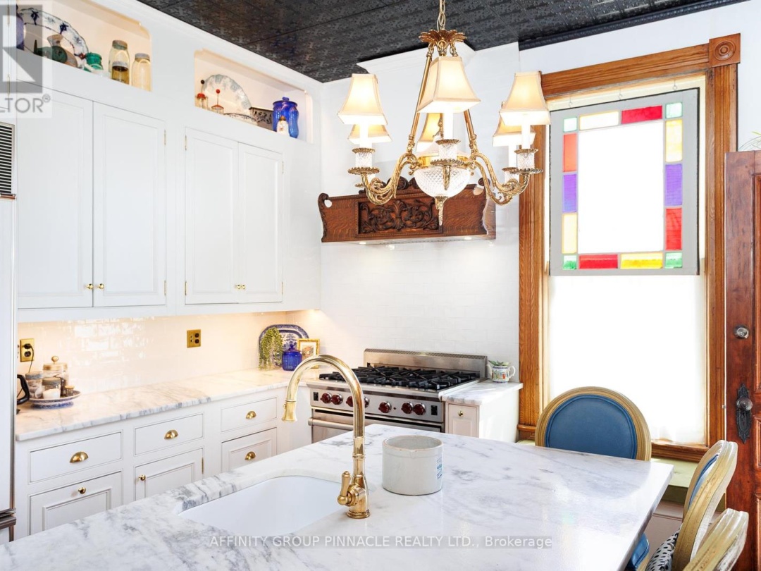 42 OAK STREET, Kawartha Lakes (Fenelon Falls)