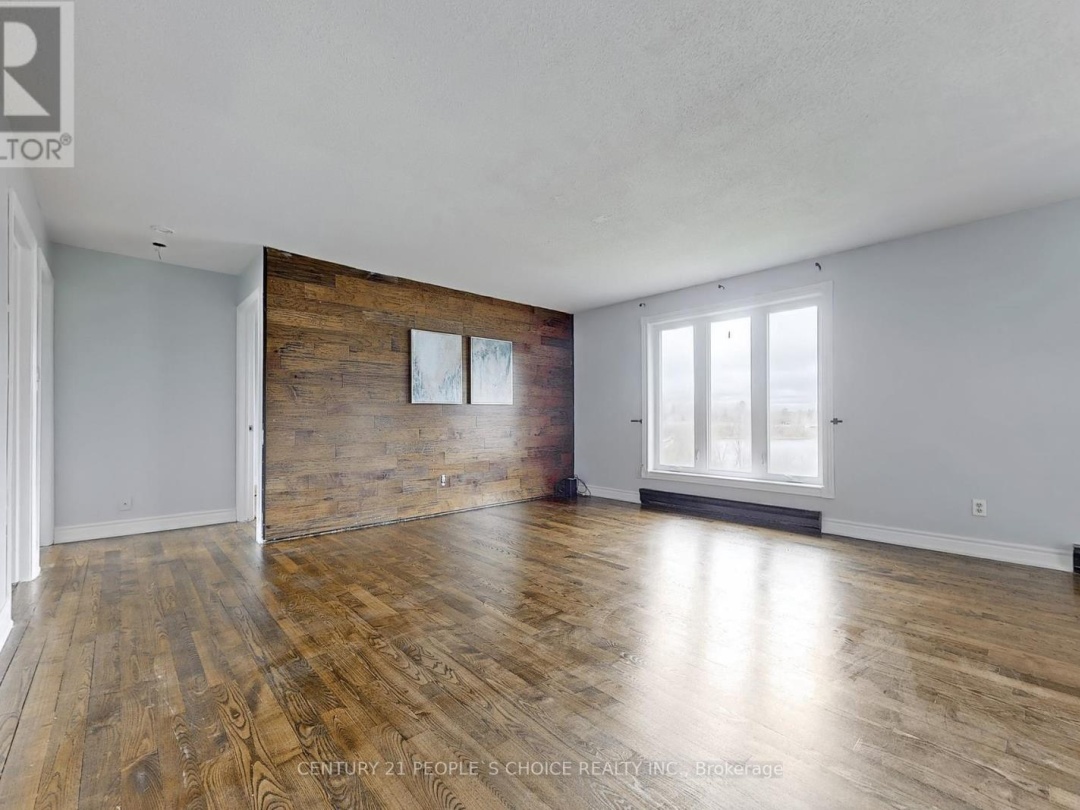 156 MAIN STREET W, 