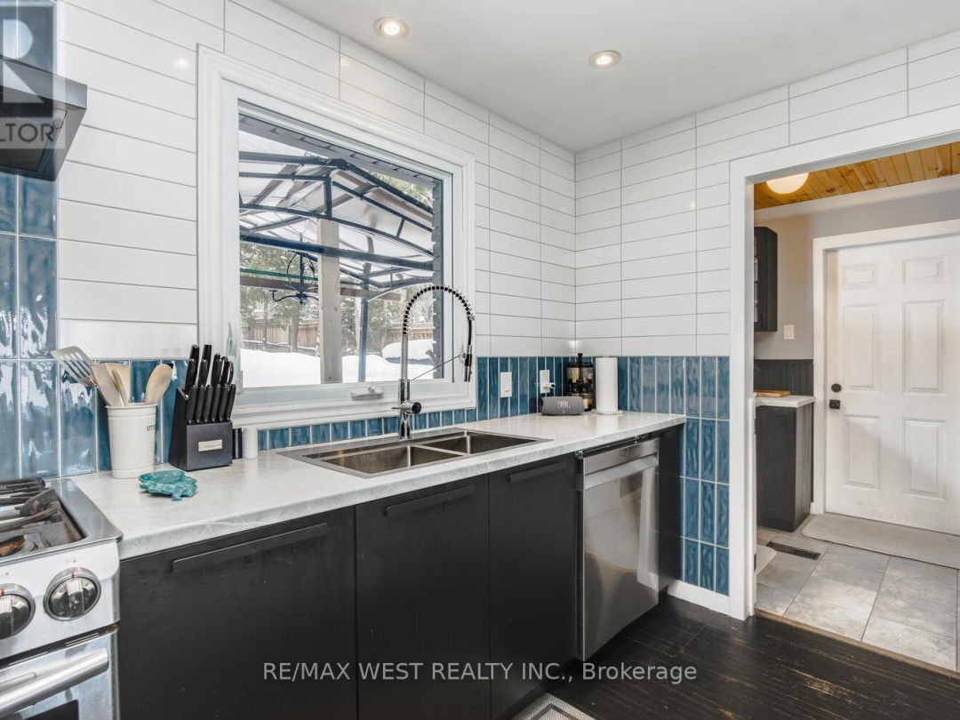 169 BAYVIEW AVENUE E, Tay
