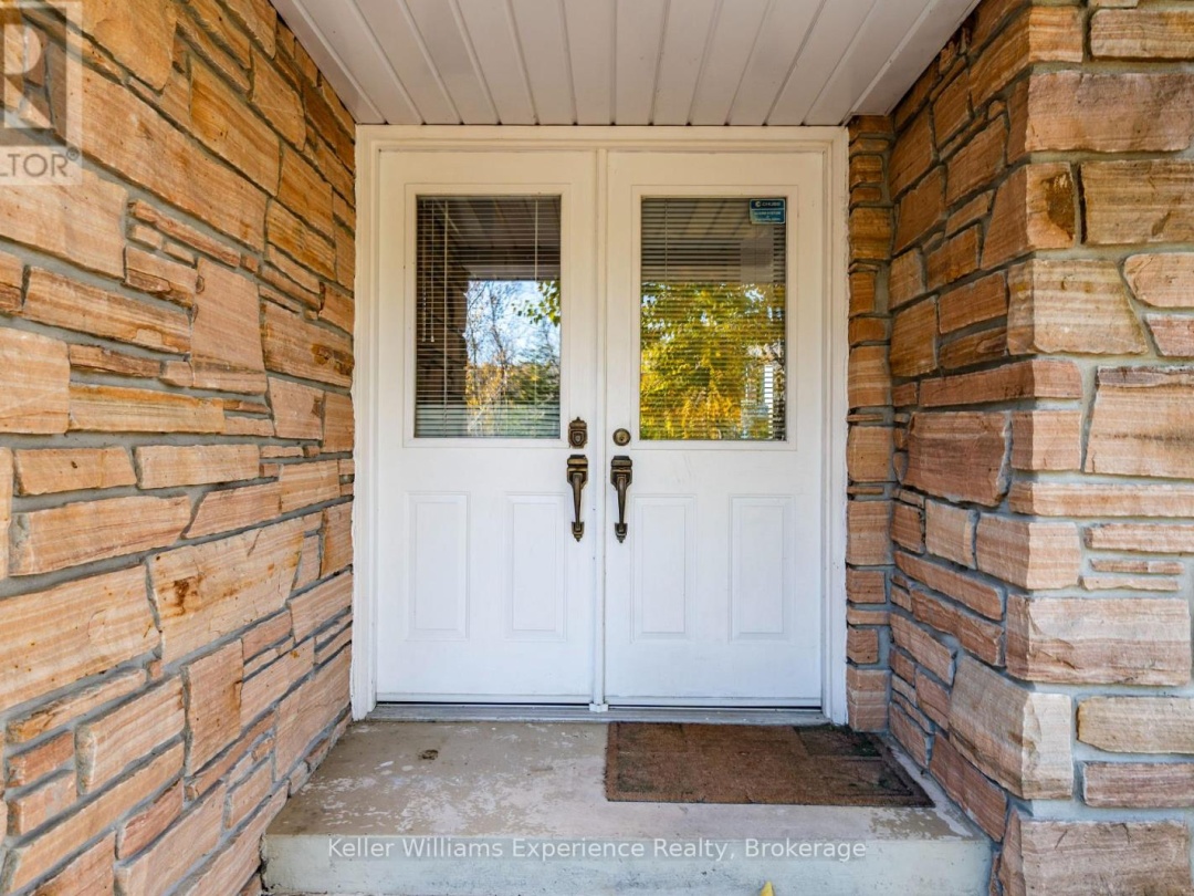 804 KINGS FARM ROAD, Gloucester Pool