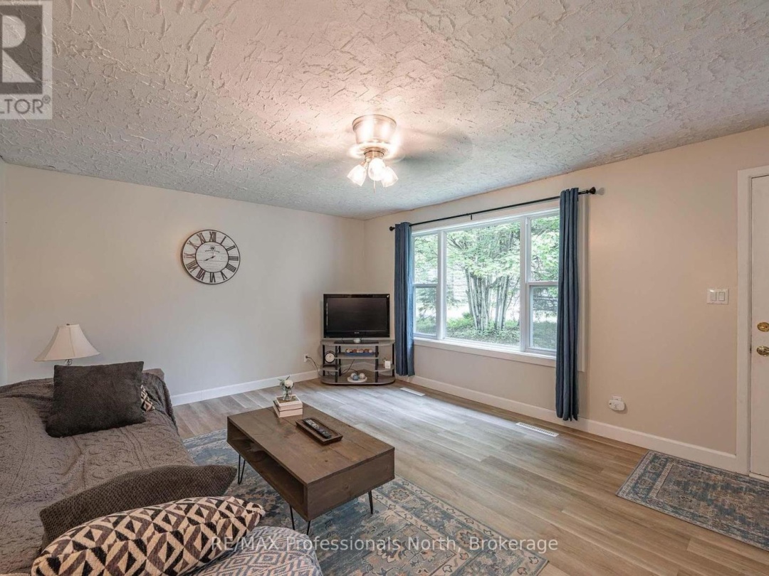 7 STOUFFER STREET, Minden Hills (Minden)
