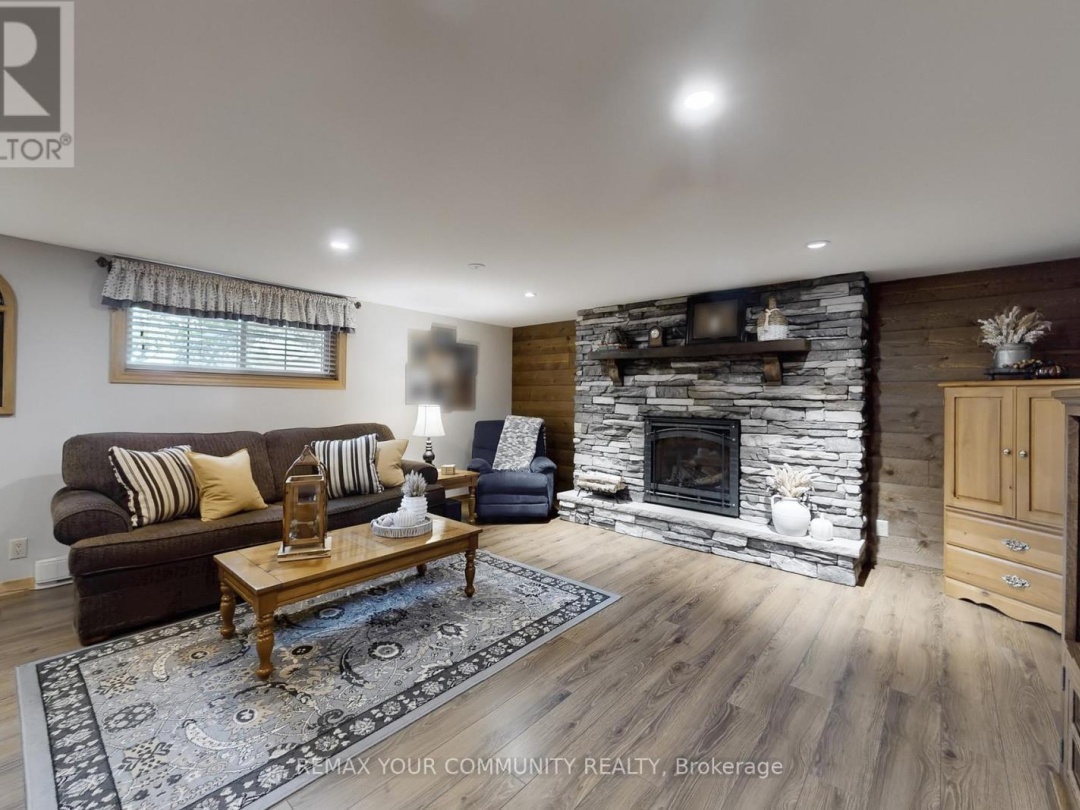 30 GRANT DRIVE, Kawartha Lakes (Oakwood)