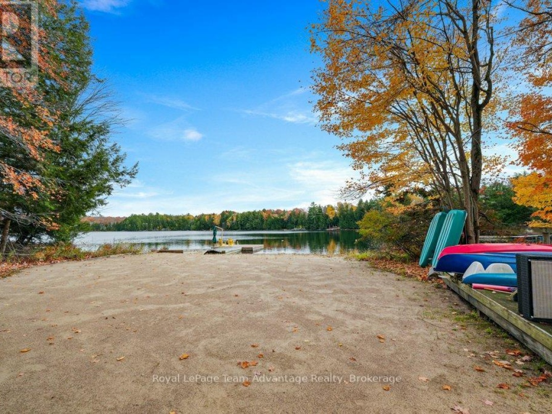 34 BEECHWOOD LANE, Hooton Lake