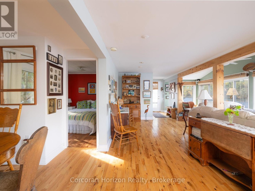 566 HUNGRY BAY ROAD W, 