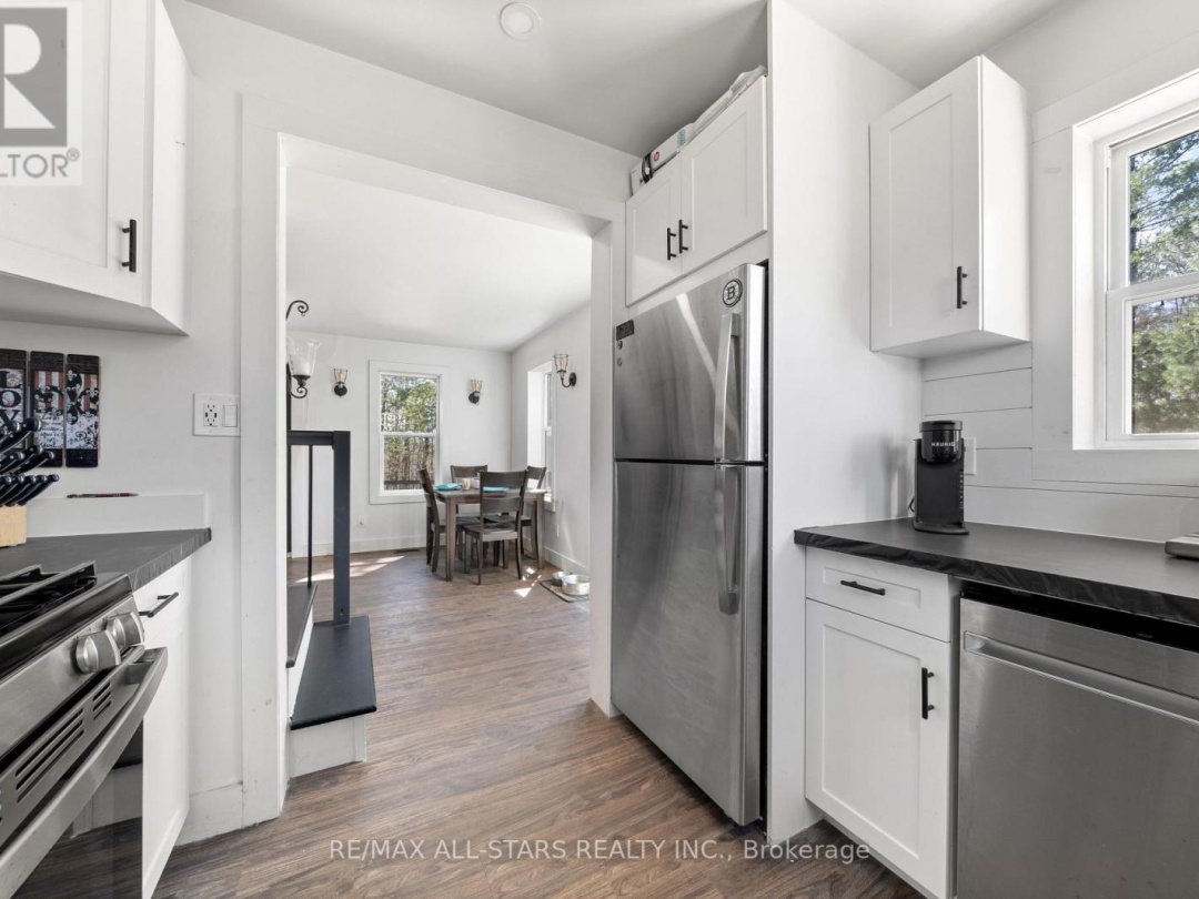 1295 DEEP BAY ROAD, Minden Hills (Lutterworth)