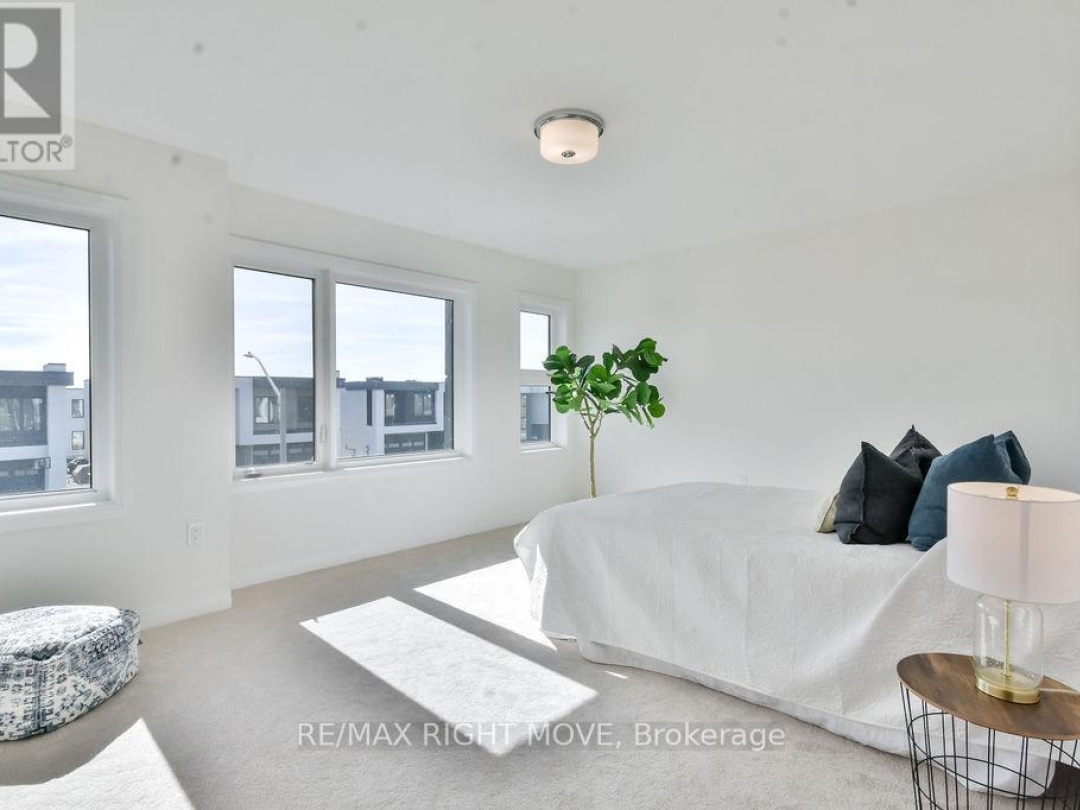 3721 QUAYSIDE DRIVE, Severn (West Shore)