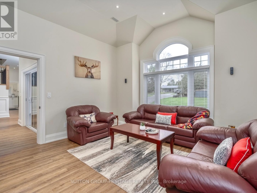 58 PIRATES GLEN DRIVE S, Pigeon Lake