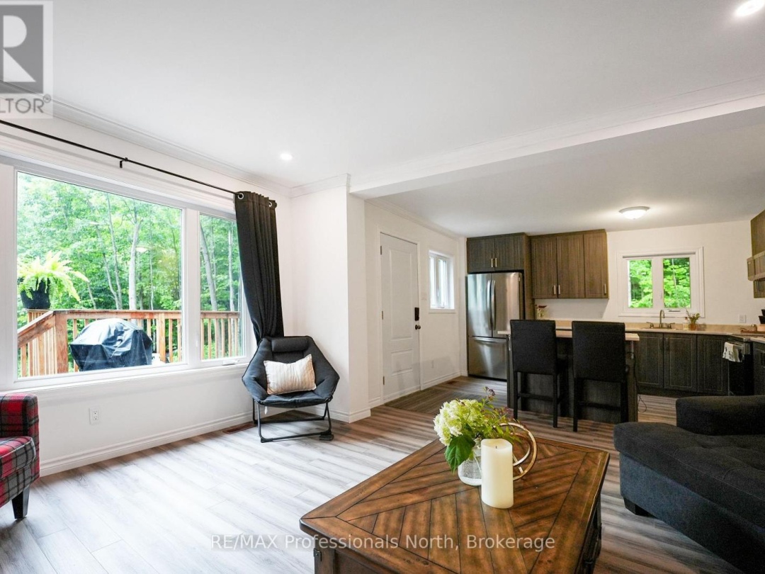 1065 HENDERSON'S ROAD, Minden Hills (Lutterworth)