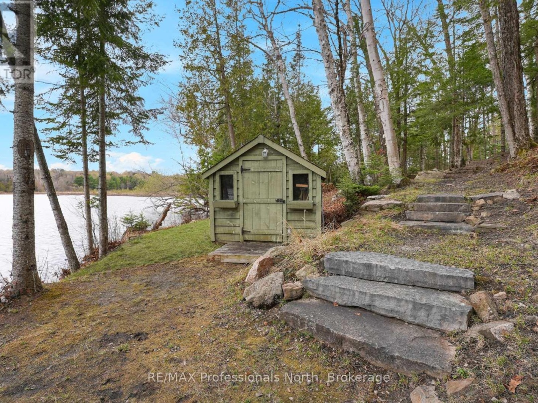 1157 BETWEEN LAKES TRAIL, Soyers Lake