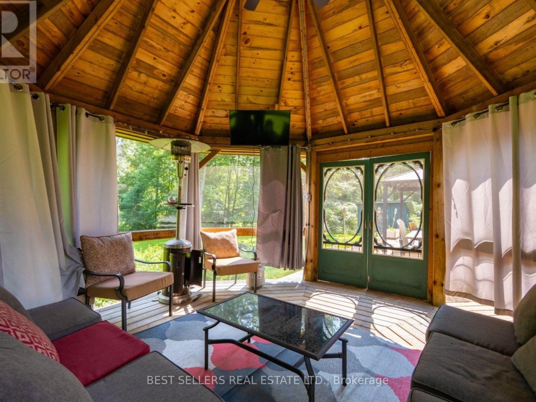 1622 HOUSEYS RAPIDS ROAD, Kahshe River