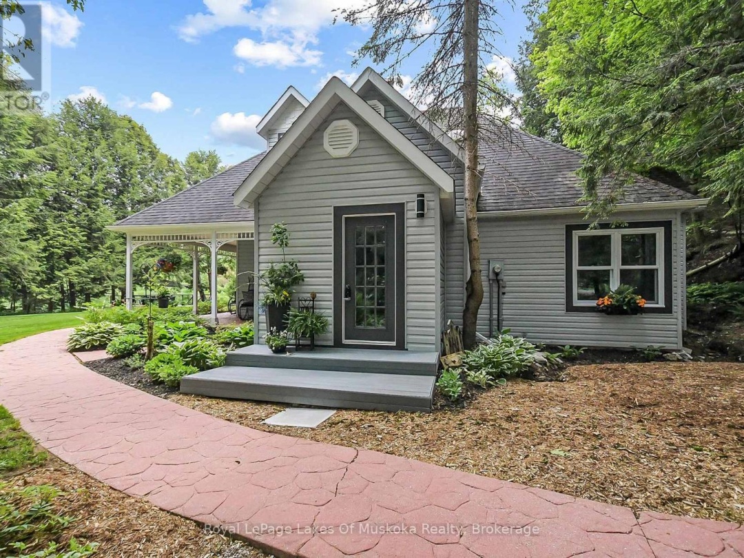 103 SOUTHBANK DRIVE, Muskoka River