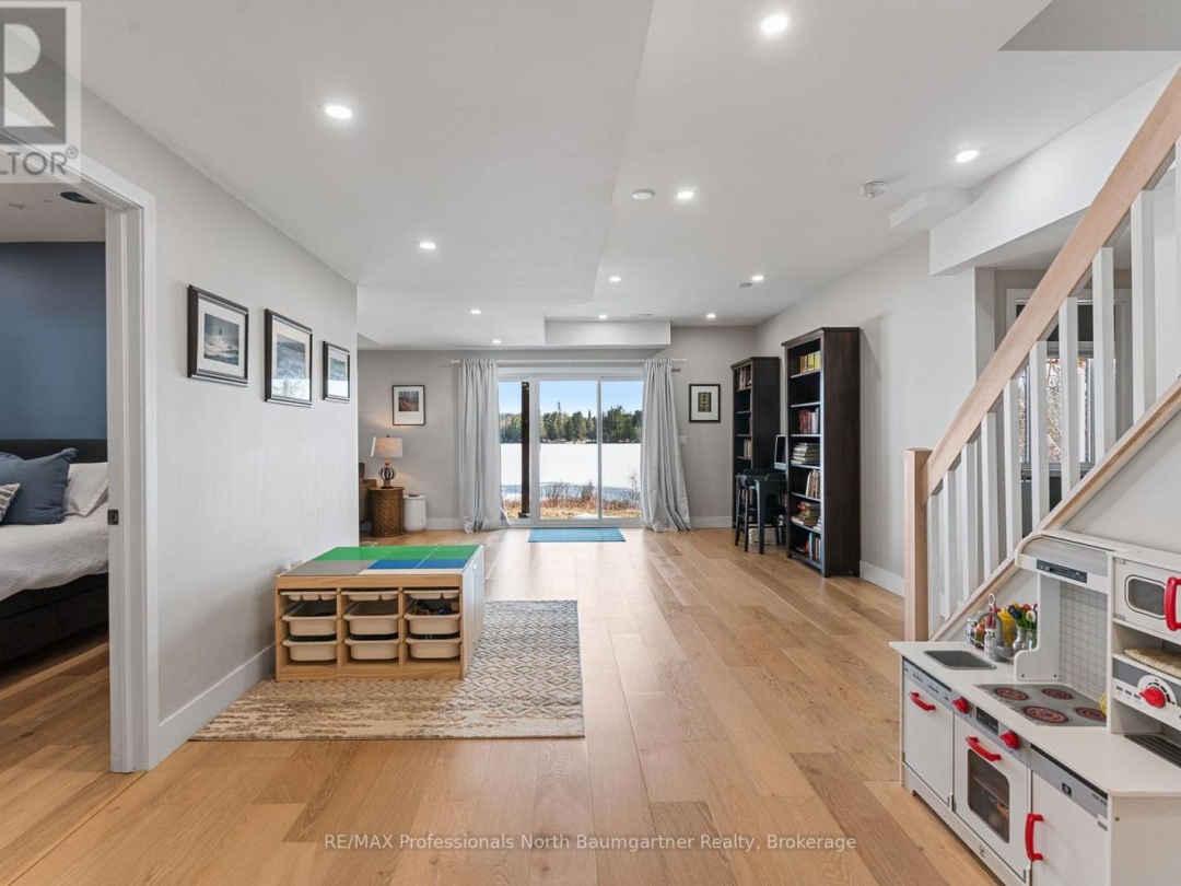 4318 GLAMORGAN ROAD, Haas Lake