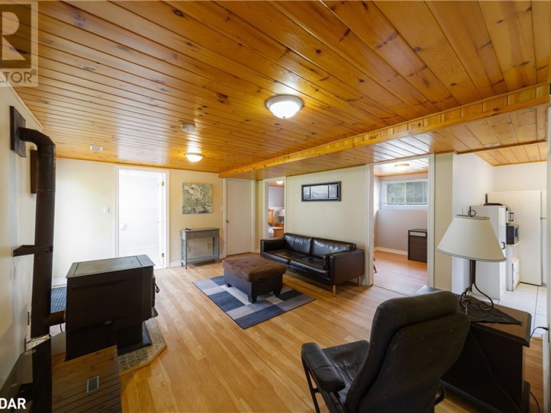 1936 PENINSULA POINT Road, 