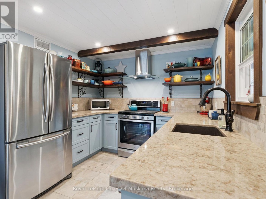 212 JAMES STREET, Bracebridge (Macaulay)