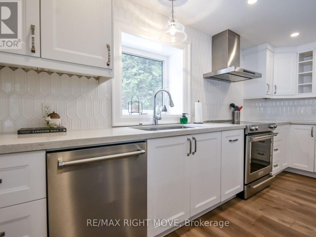 1189 WOODLAND DRIVE, Lake Simcoe