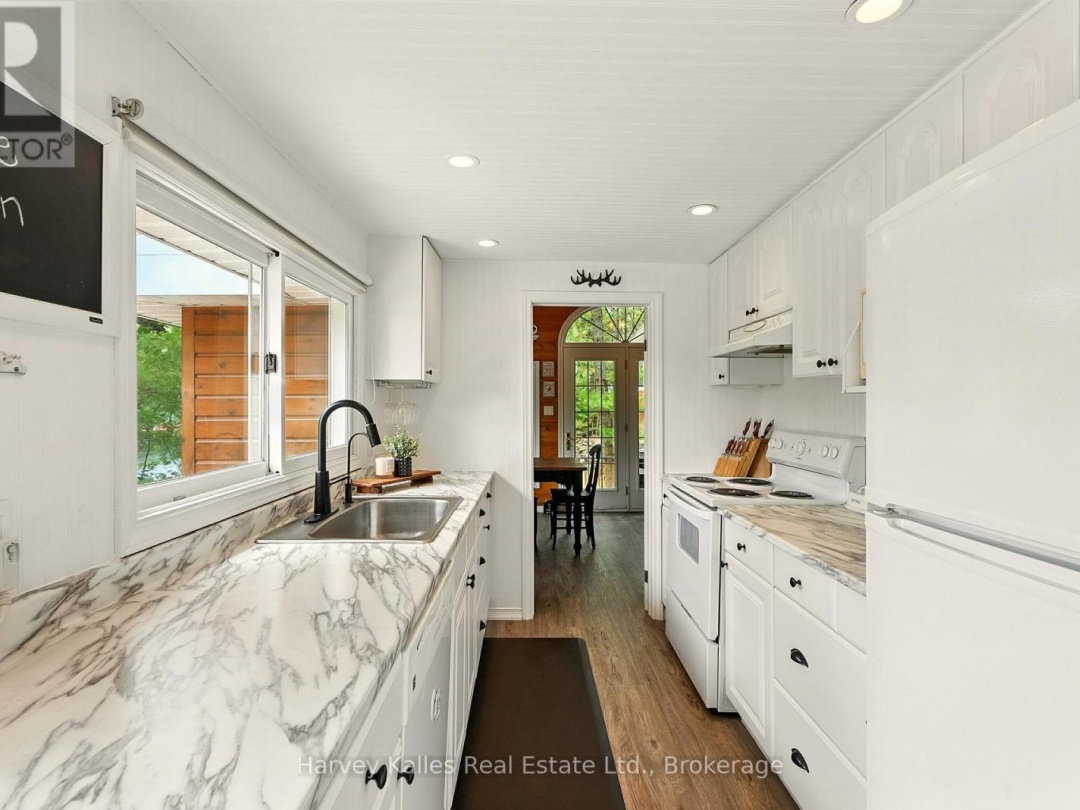 1078 MCKENZIE ROAD, Lake Muskoka