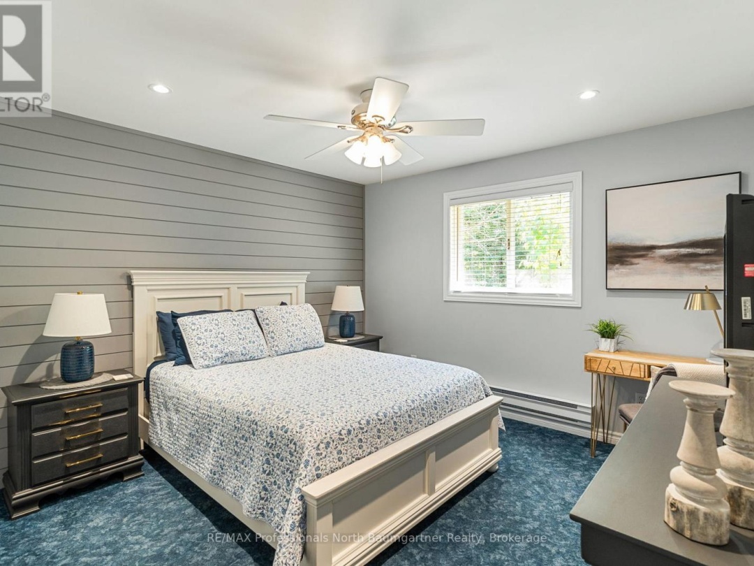 1086 CAMERON LANE, 