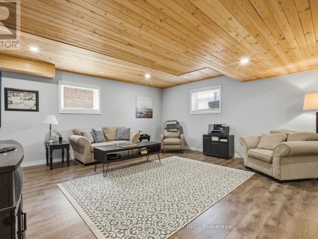 36 HUNTINGWOOD CRESCENT, Kawartha Lakes (Bobcaygeon)