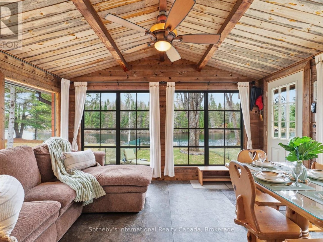1041 CROCKFORD LANE S, Muskoka River