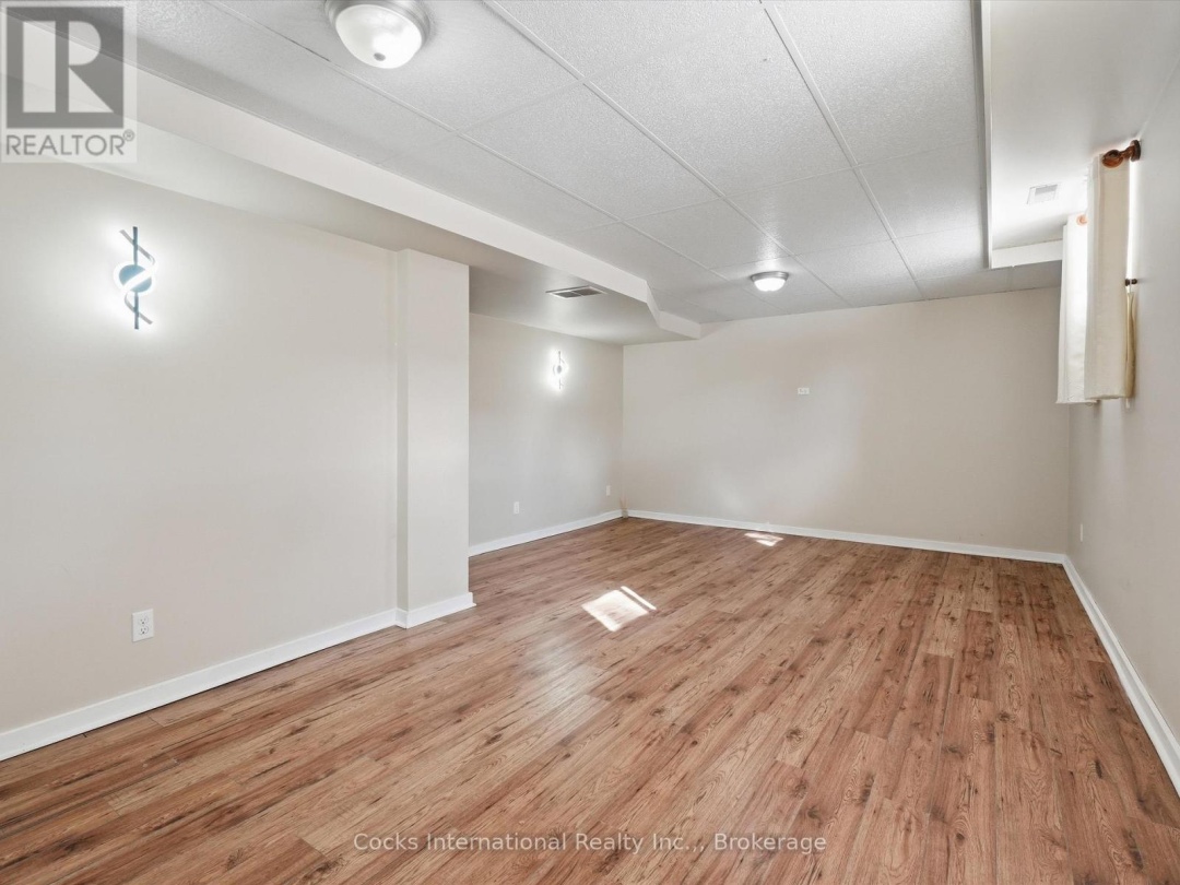 36 SUSAN STREET W, Huntsville (Chaffey)