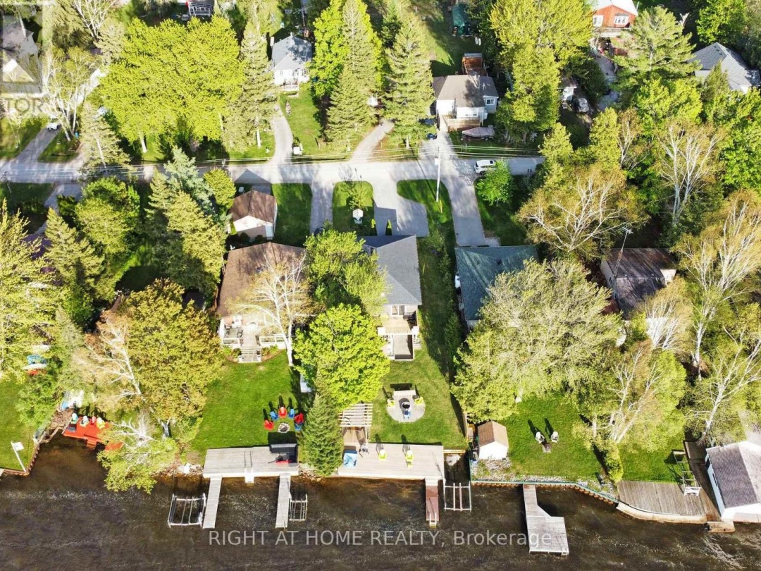 62 ANTIQUARY ROAD, Canal Lake