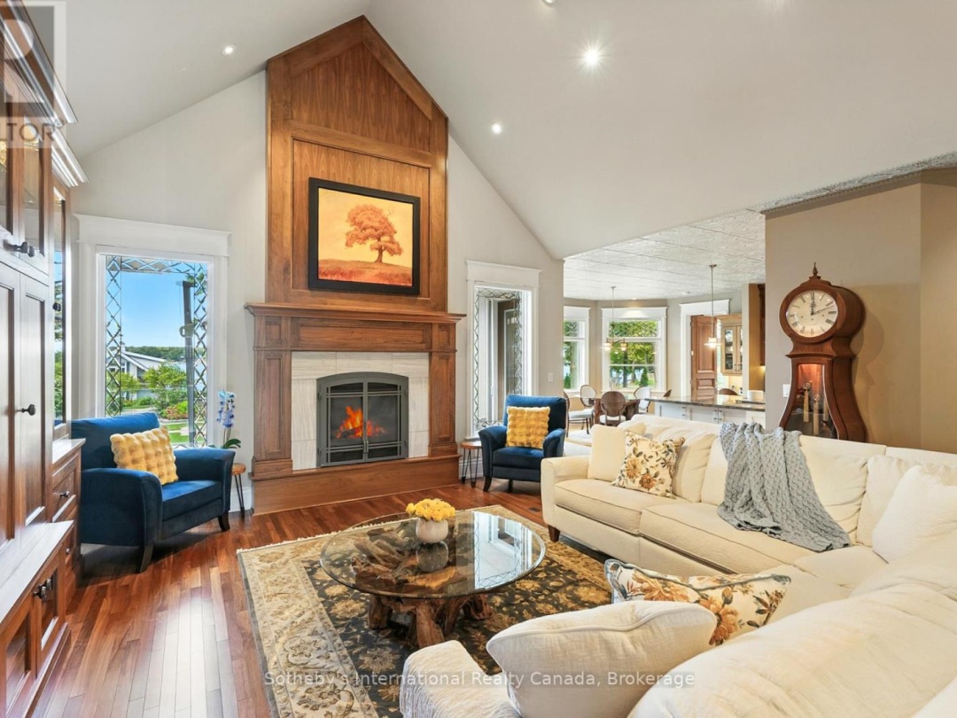 153 CREIGHTON STREET S, Lake Simcoe