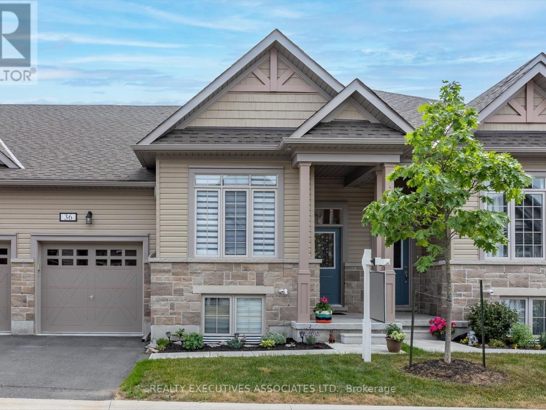36 - 17 LAKEWOOD CRESCENT, 