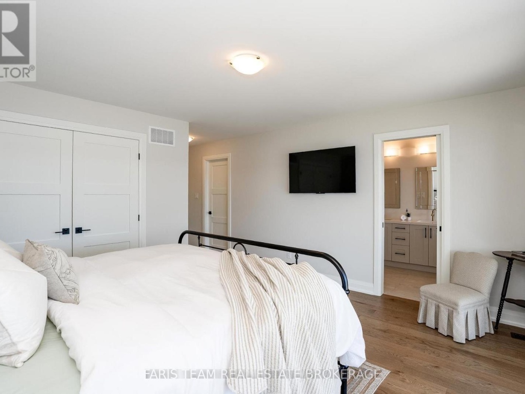 7 DOCK LANE, Georgian Bay