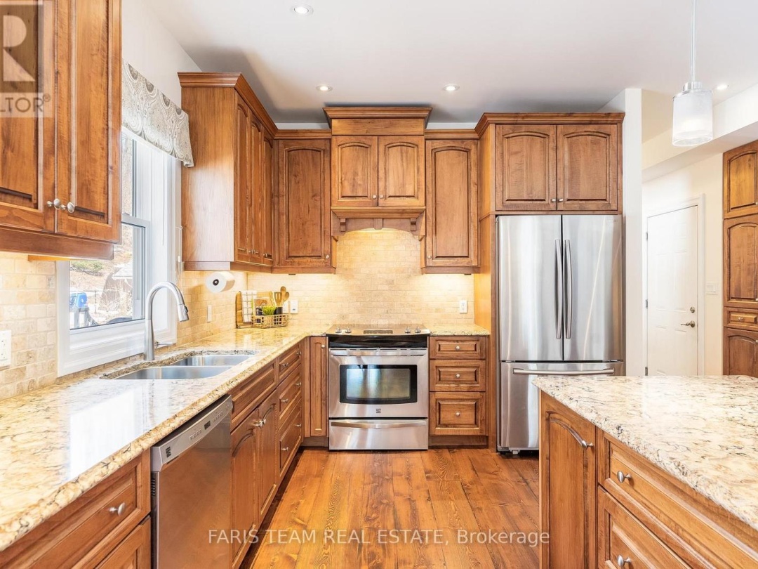 156 Deerfoot Trail, Huntsville (Brunel)