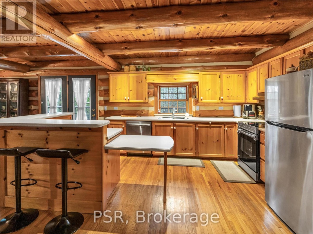 1040 AMELIA CRESCENT, 