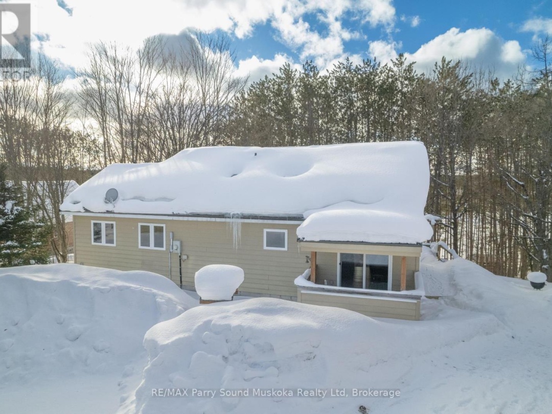 587 CENTRE ROAD, Manitouwabing Lake